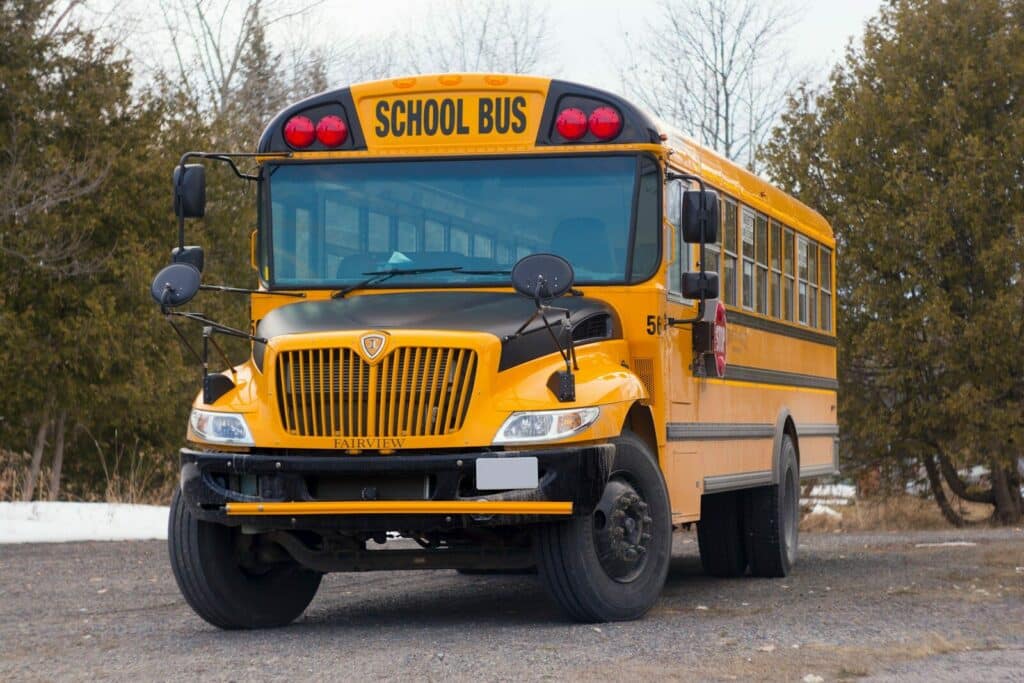 Photo by Maximilian Simson yellow school bus on road